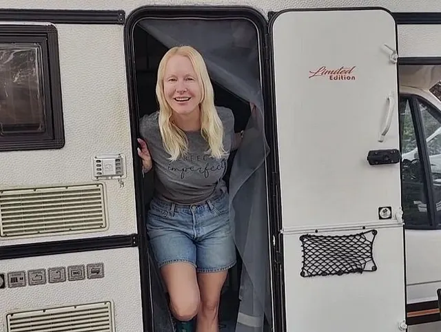 Ungeschminkt ficken beim Campen