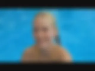 Privater Amateursex im Pool, real und ungefiltert