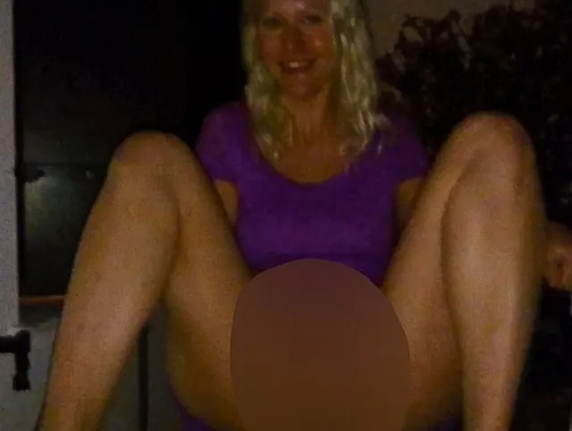 Frech auf dem Balkon: Ich pisse vor Fremden